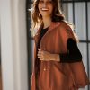 Women's Fleece Vest Casual Sleeveless Button Down Winter Warm Sherpa Jacket with Pockets